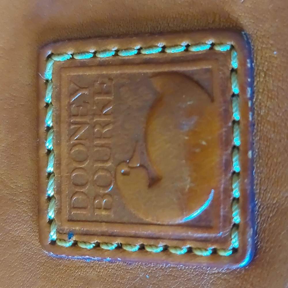 Dooney&Bourke Florentine Leather Domed 🌼 - Picture 14 of 16